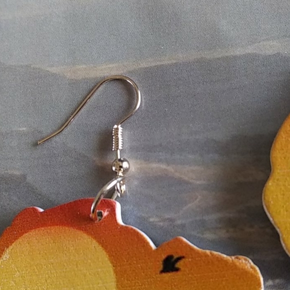 Africa Serengeti Wooden Earrings NEW - Picture 3 of 4